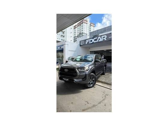 TOYOTA HILUX 2.8 D-4D TURBO DIESEL CD SR 4X4 AUTOMÁTICO TOYOTA HILUX 2.8 D-4D TURBO DIESEL CD SR 4X4 AUTOMÁTICO